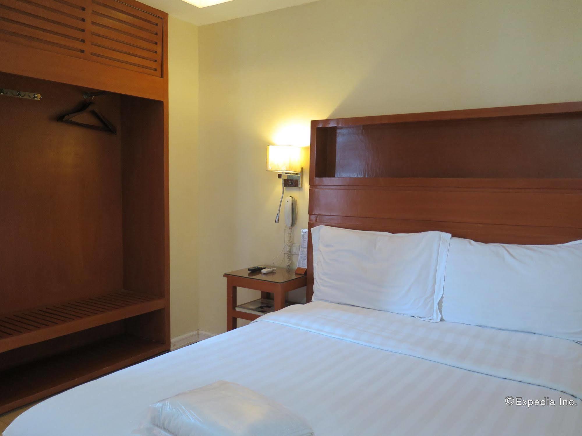 La Gloria Residence Inn Cebu Екстер'єр фото