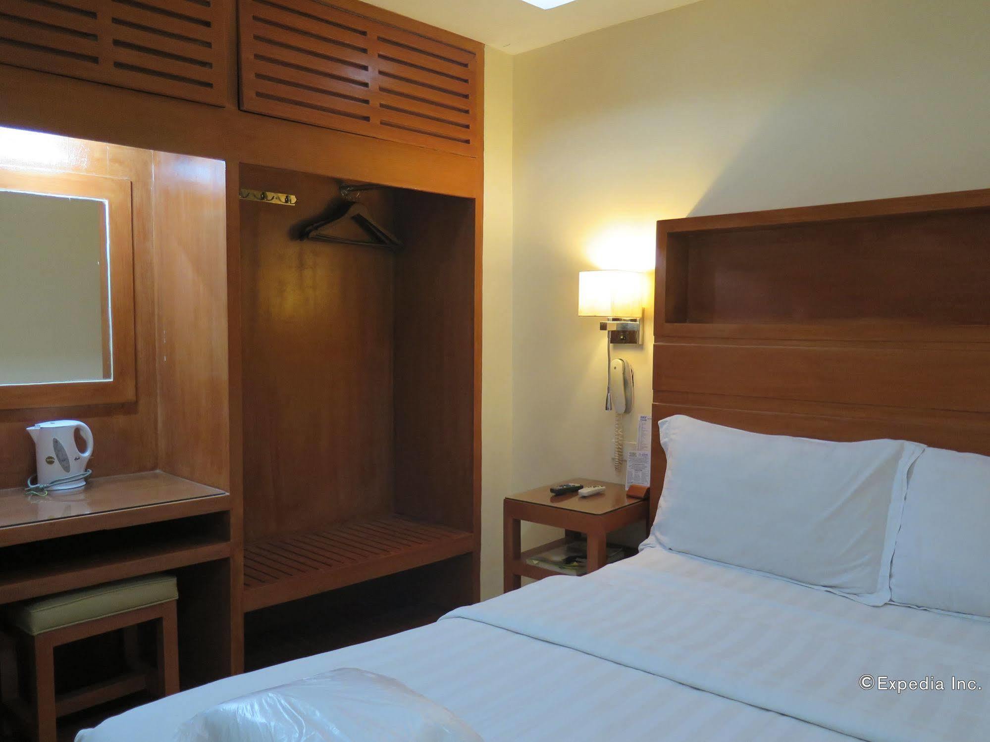 La Gloria Residence Inn Cebu Екстер'єр фото